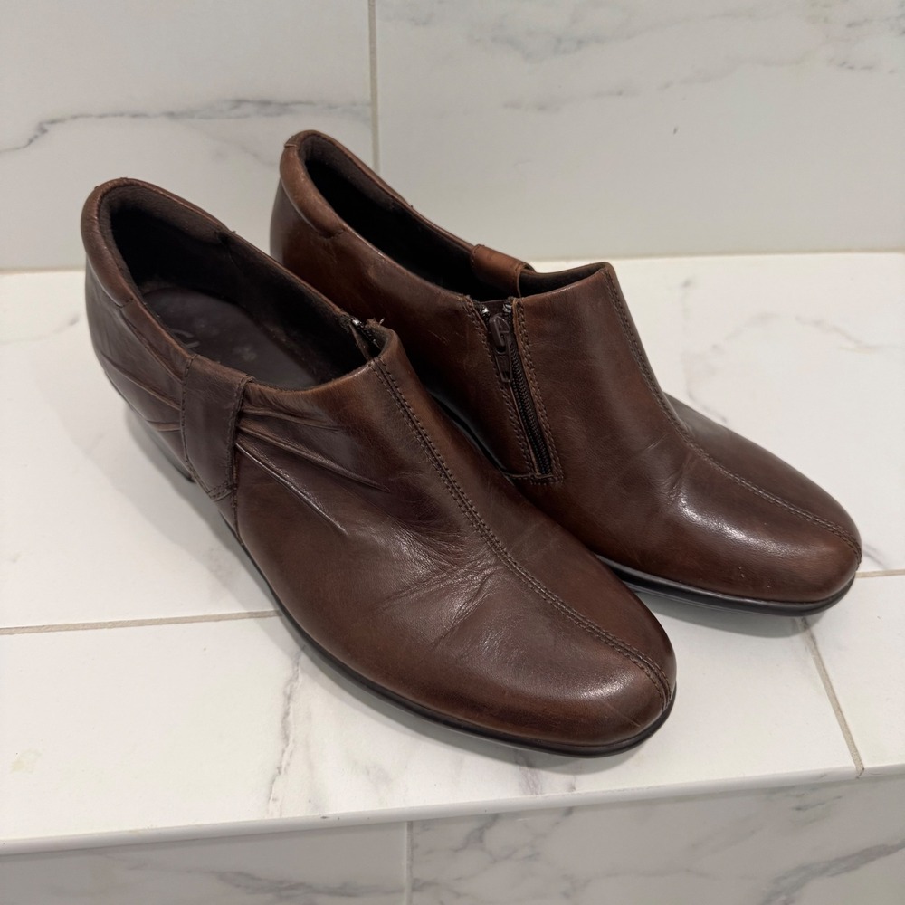 Clarks Womens 8.5M Brown Leather Ankle Boots Booties‎ Side Zip Heeled Comfort
